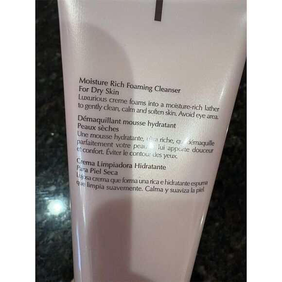 Estée Lauder Soft Clean Moisture Rich Foaming Cleanser 4.2 oz - Picture 4 of 5